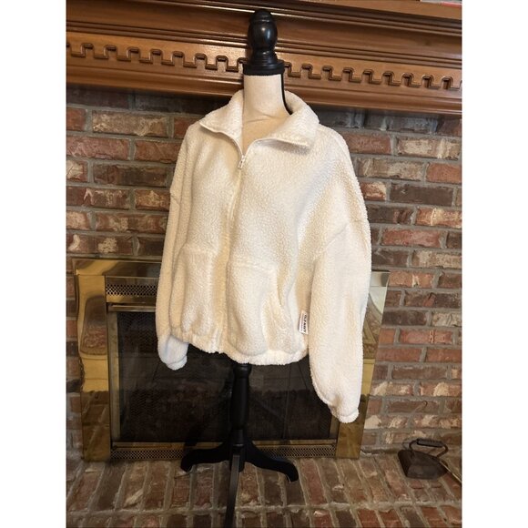 Old Navy White Sherpa Jacket Size Medium Cropped NWT - Picture 2 of 8